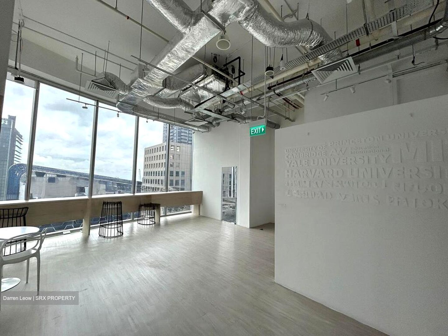 Oxley Tower (D1), Office #567555481